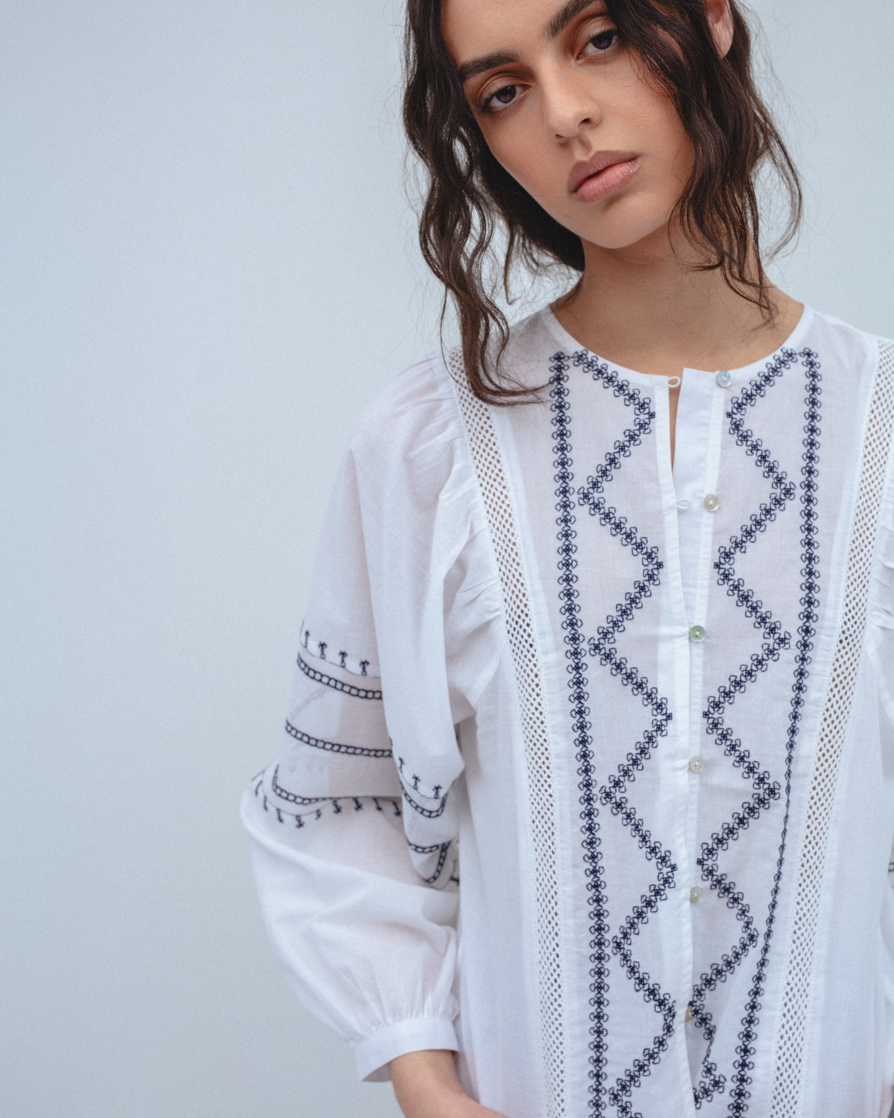 Camisa Bordados Combinados
