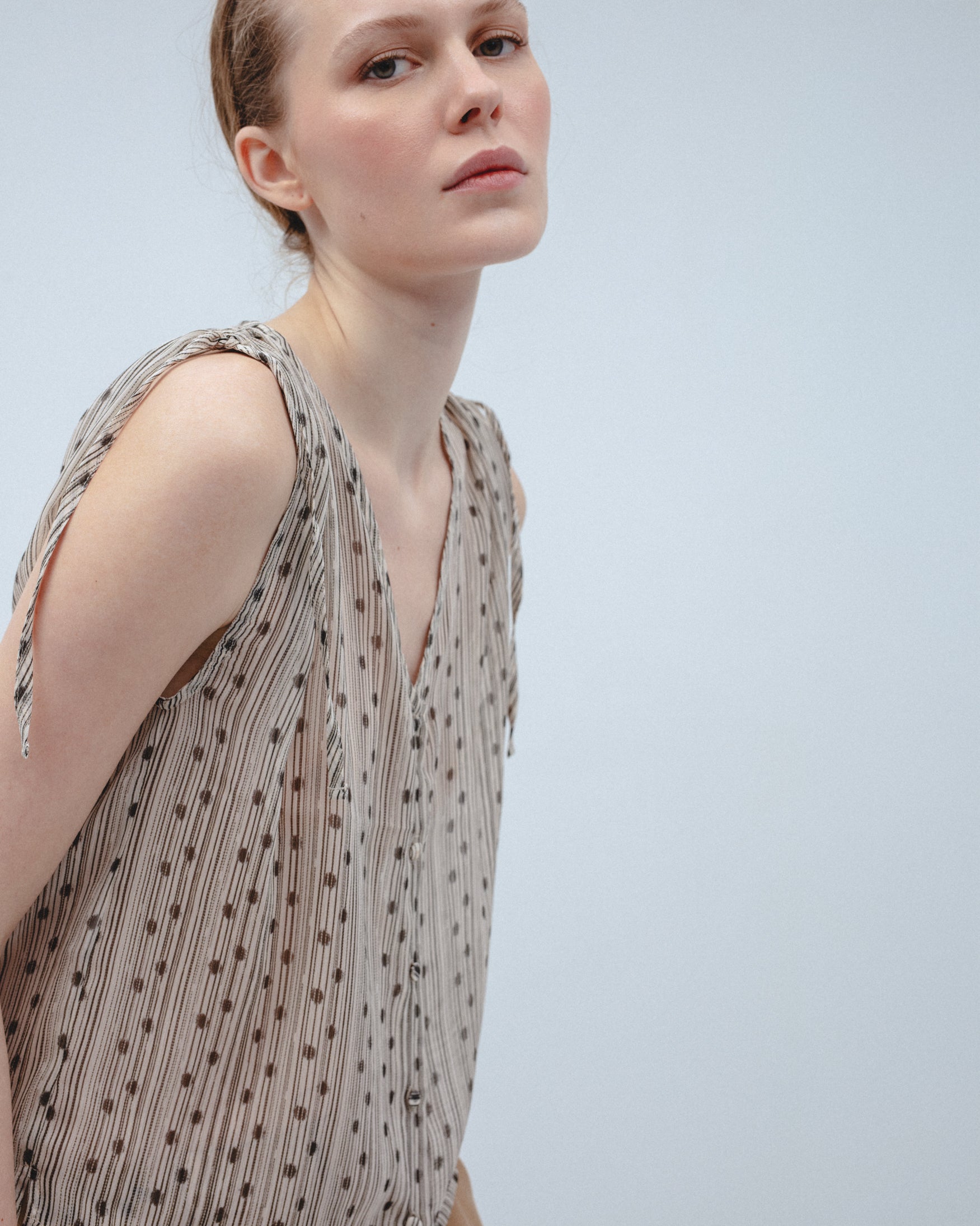 Camisa Sin Mangas Frunce Hombro