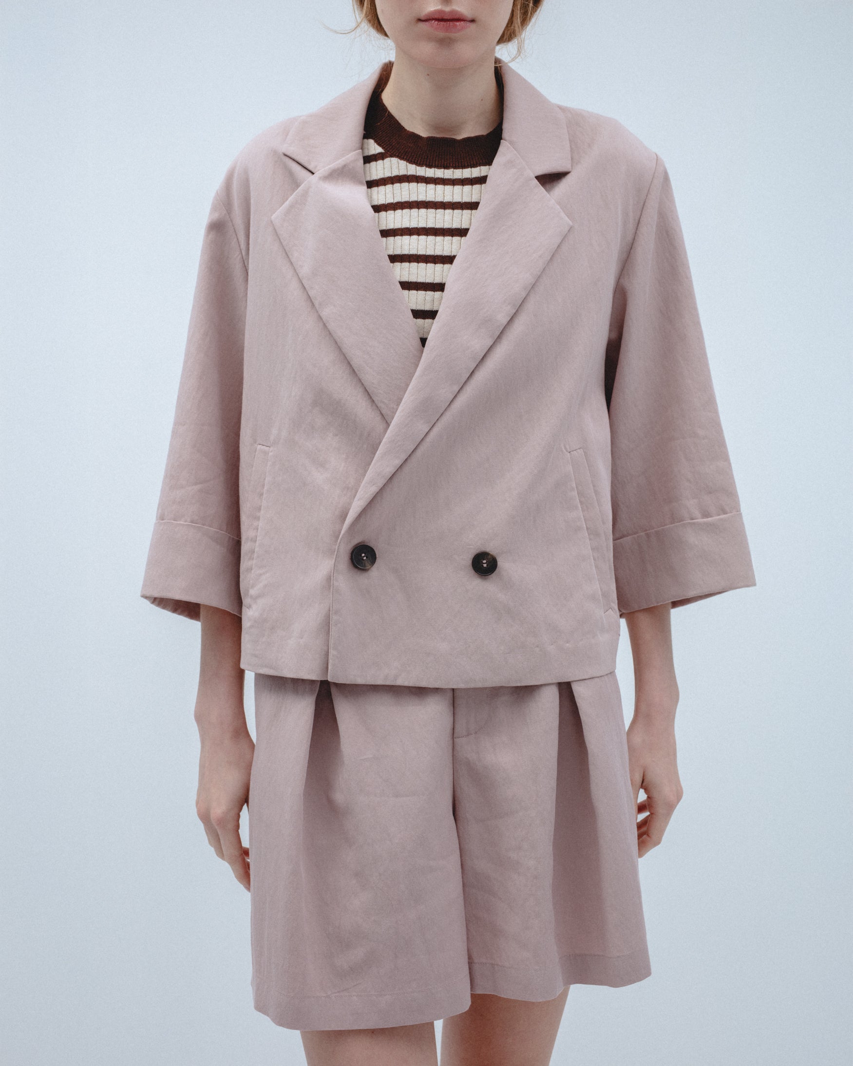 Americana Corta Cruzada