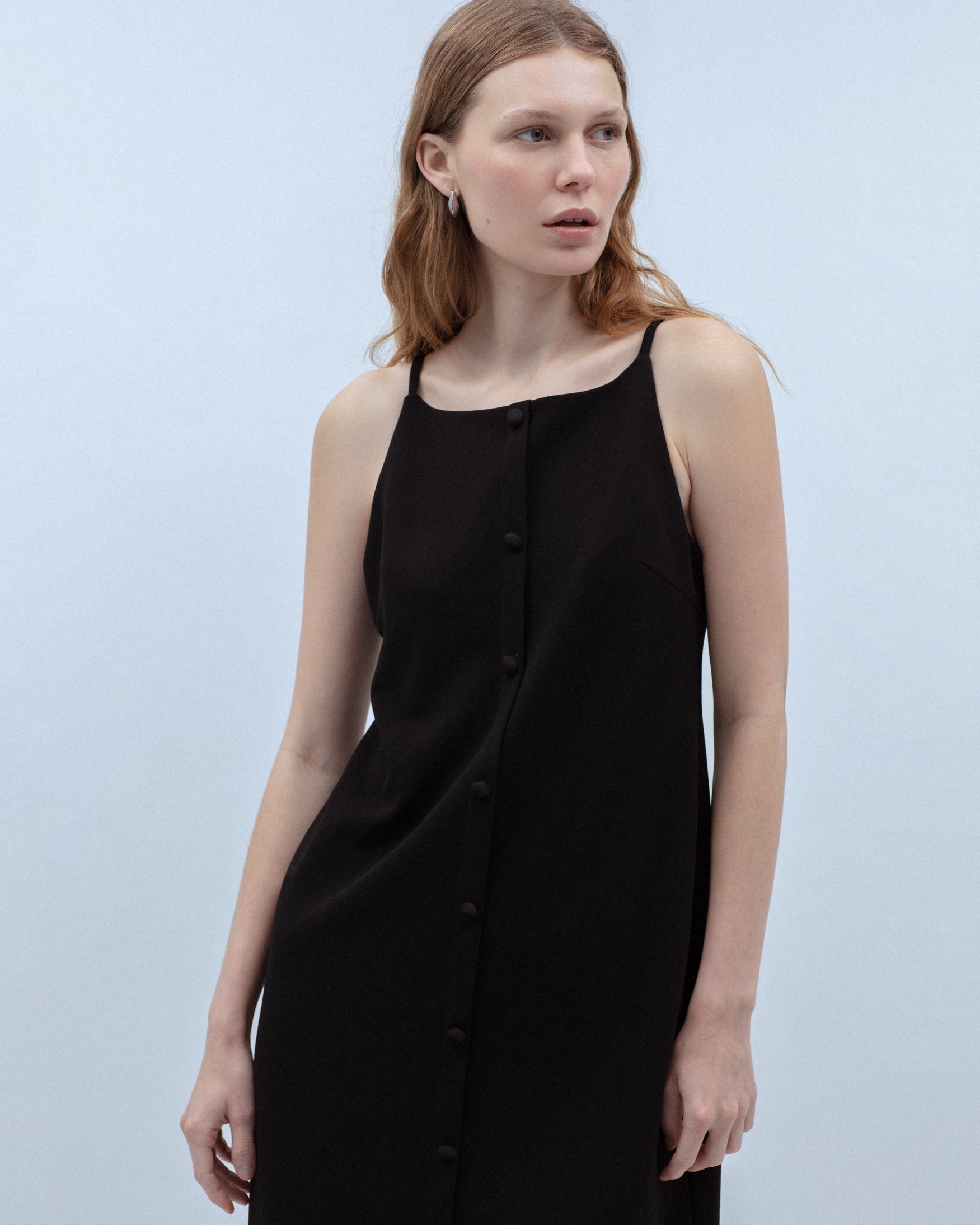 Vestido Corto Crepe Botones