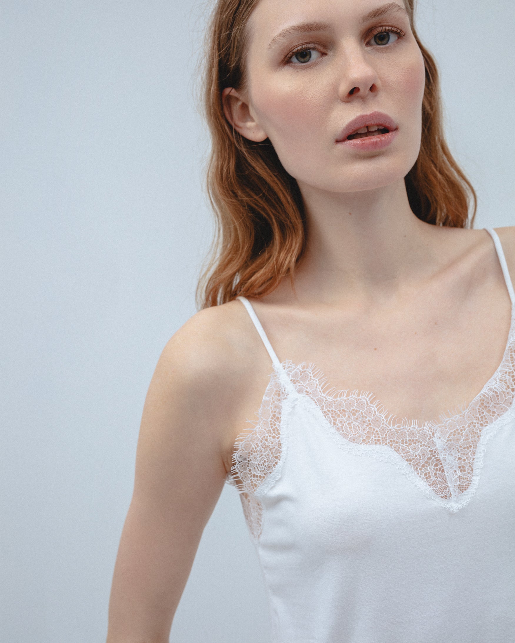 Top Tirantes Encajes