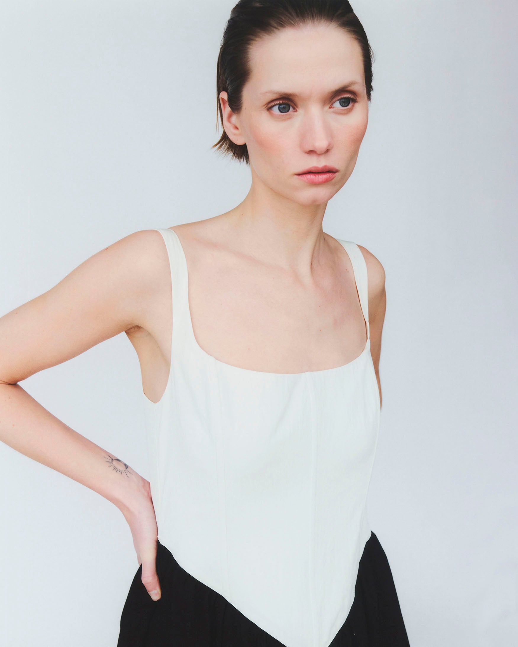 Vestido Corto Corset Volantes