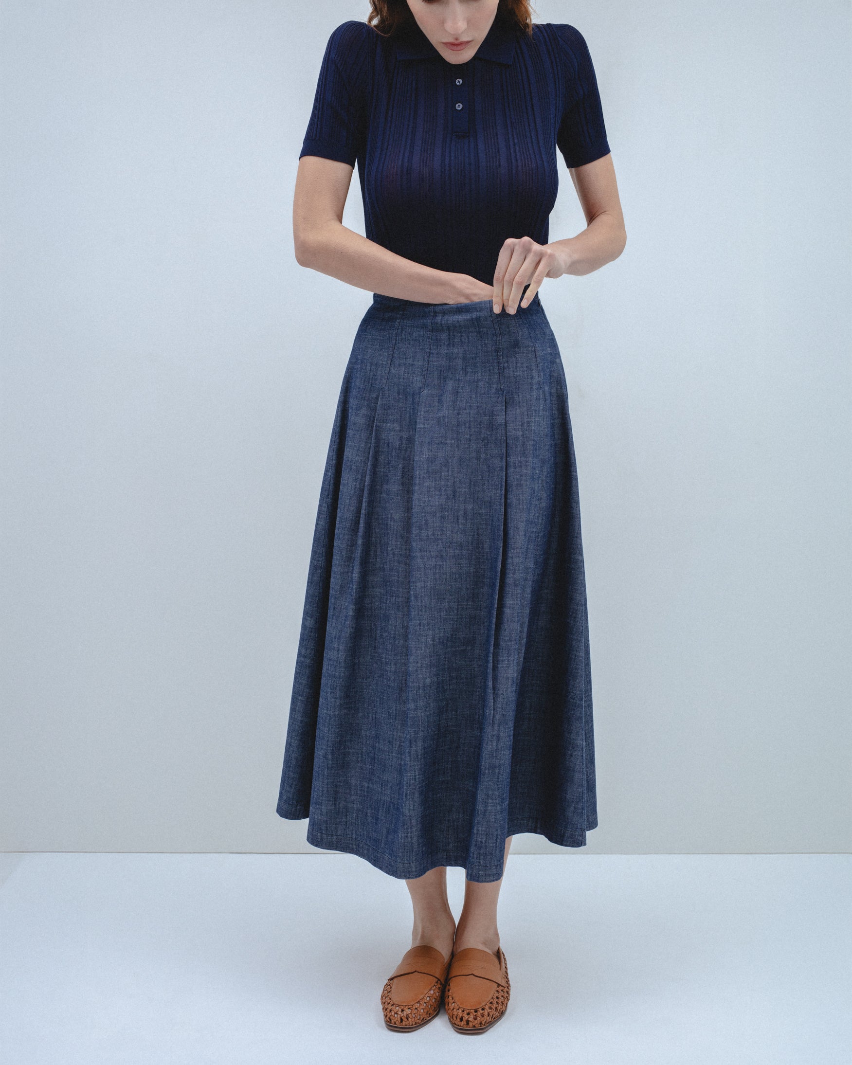 Falda Midi Pliegues Pespuntes