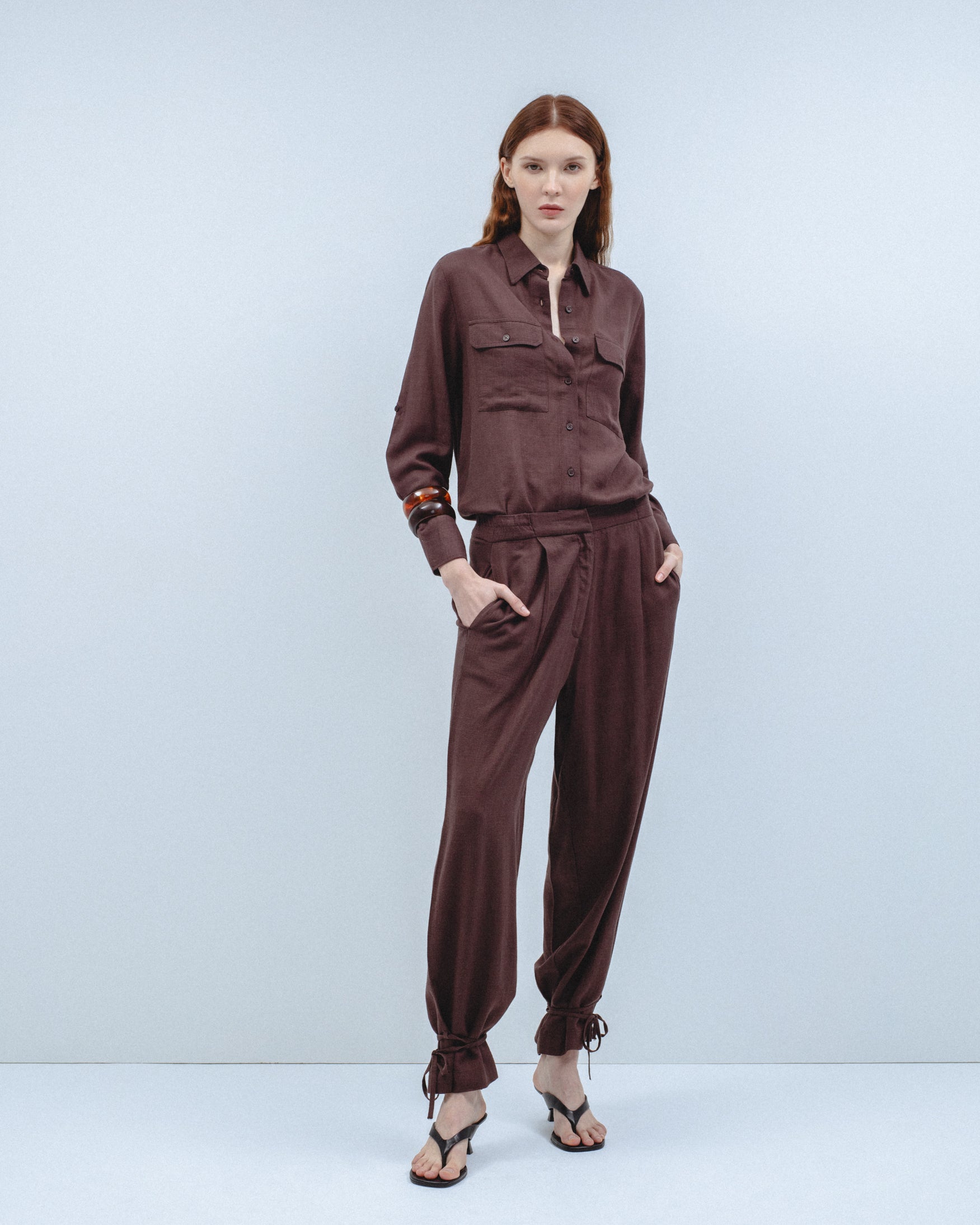 Pantalón Pliegues Bajo Lazos