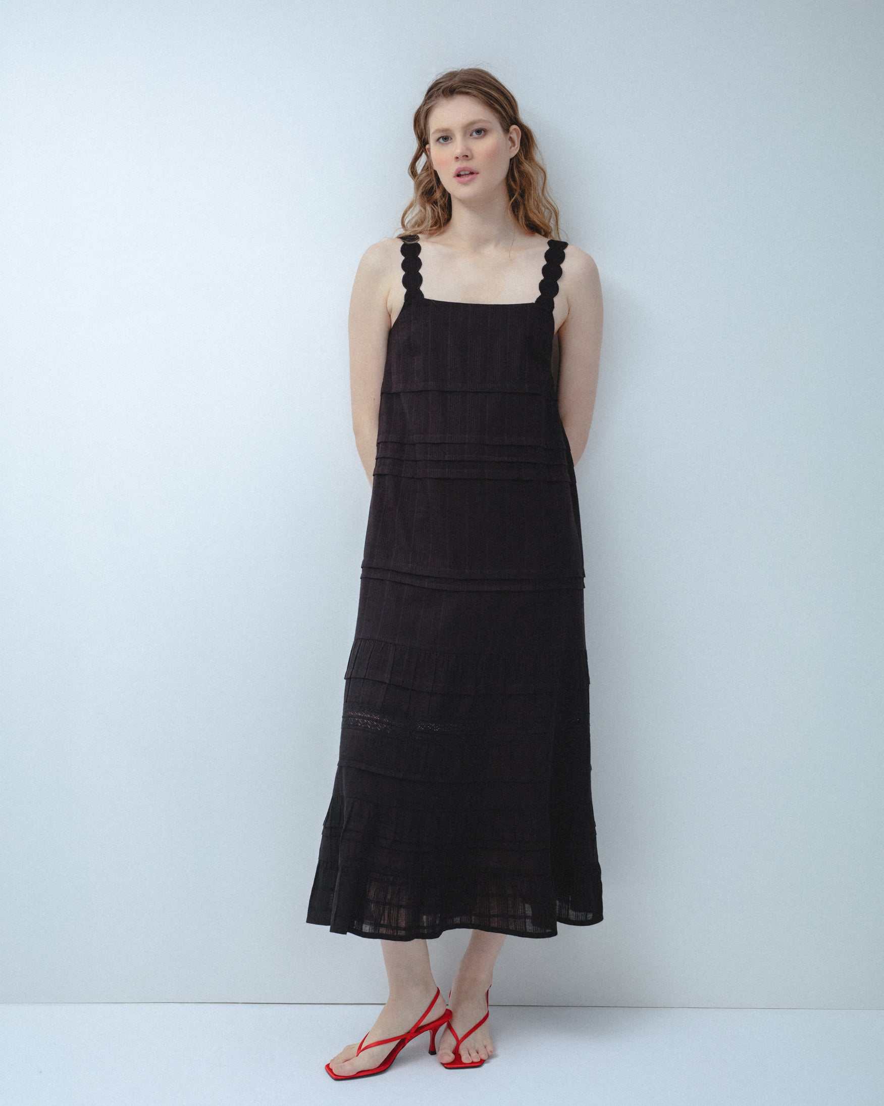 Vestido Midi Jaretas Encaje