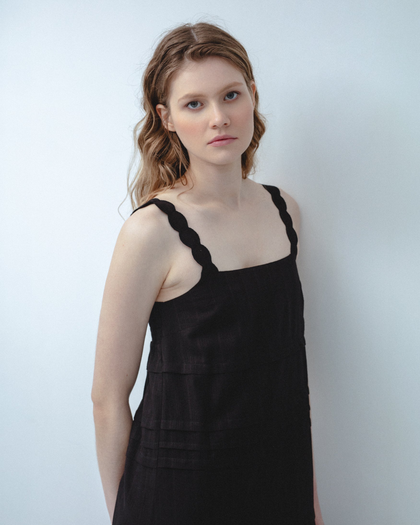 Vestido Midi Jaretas Encaje