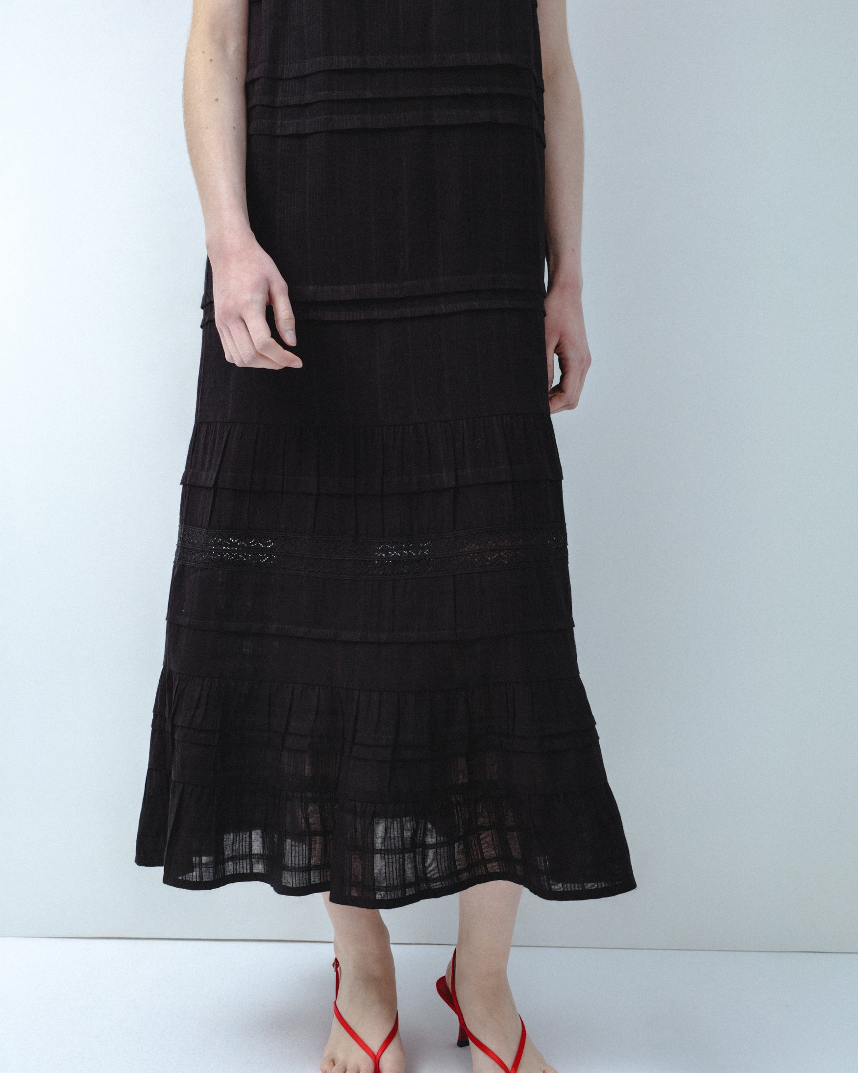 Vestido Midi Jaretas Encaje