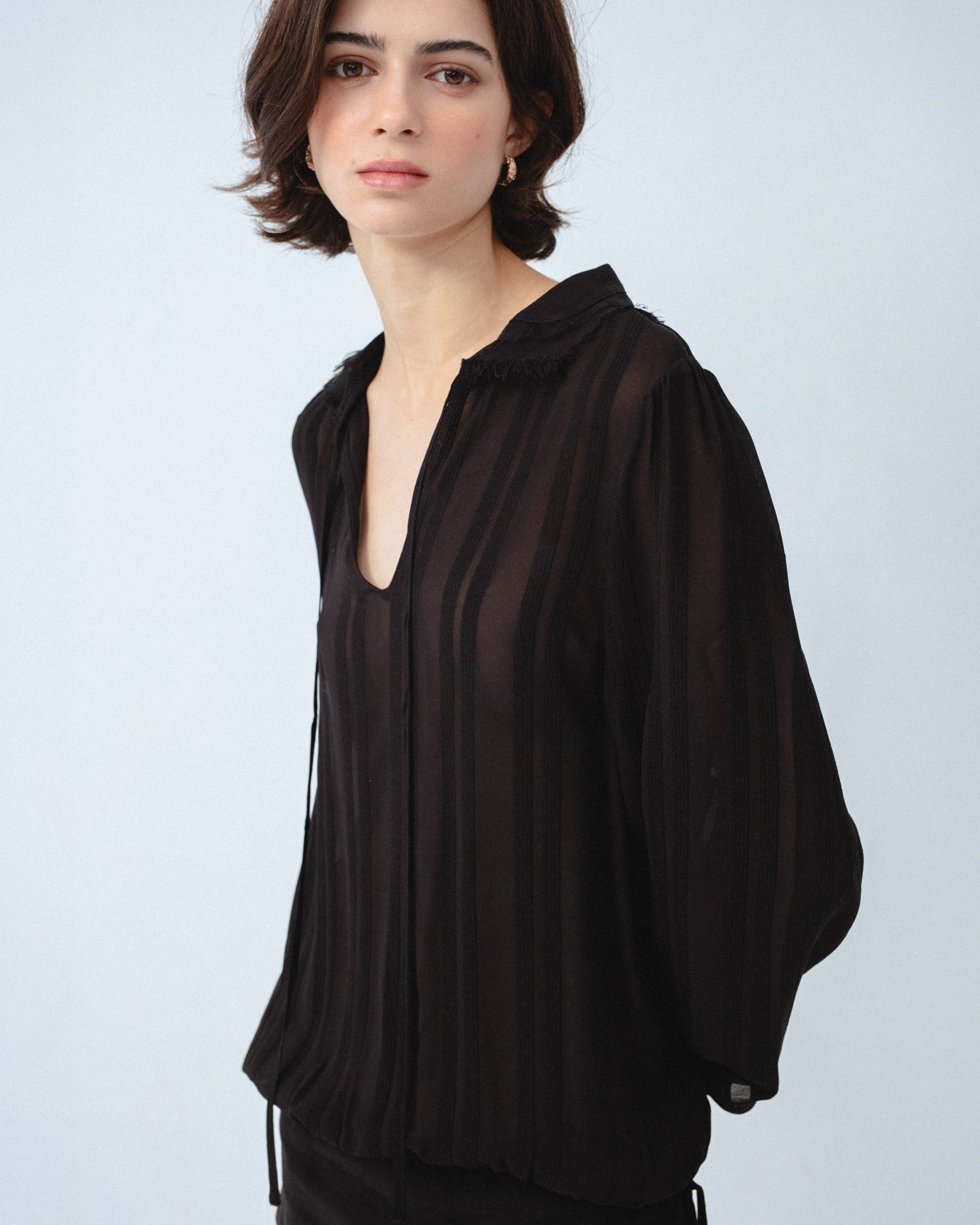 Vestido Corto Fajín Bordado