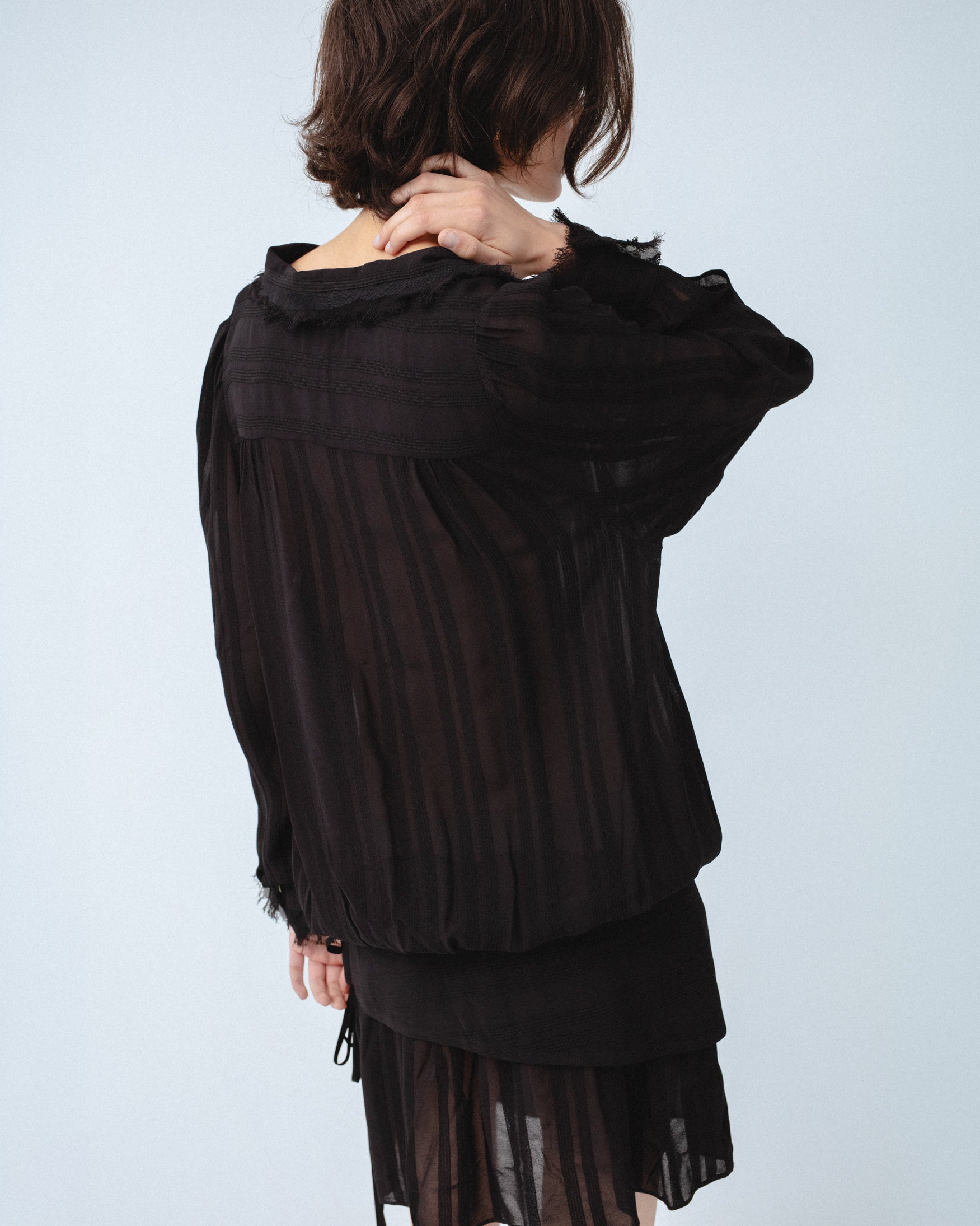 Vestido Corto Fajín Bordado
