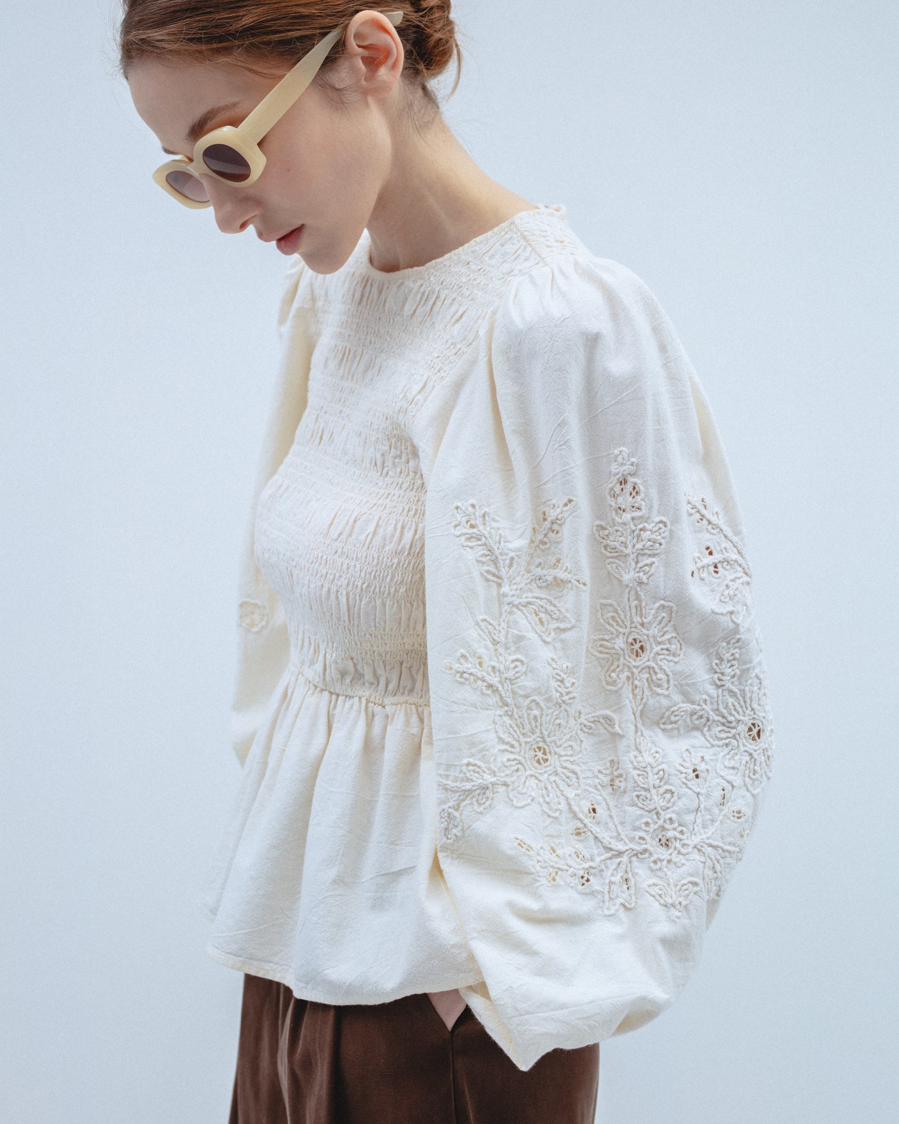 Blusa Nido Abeja Manga Bordado