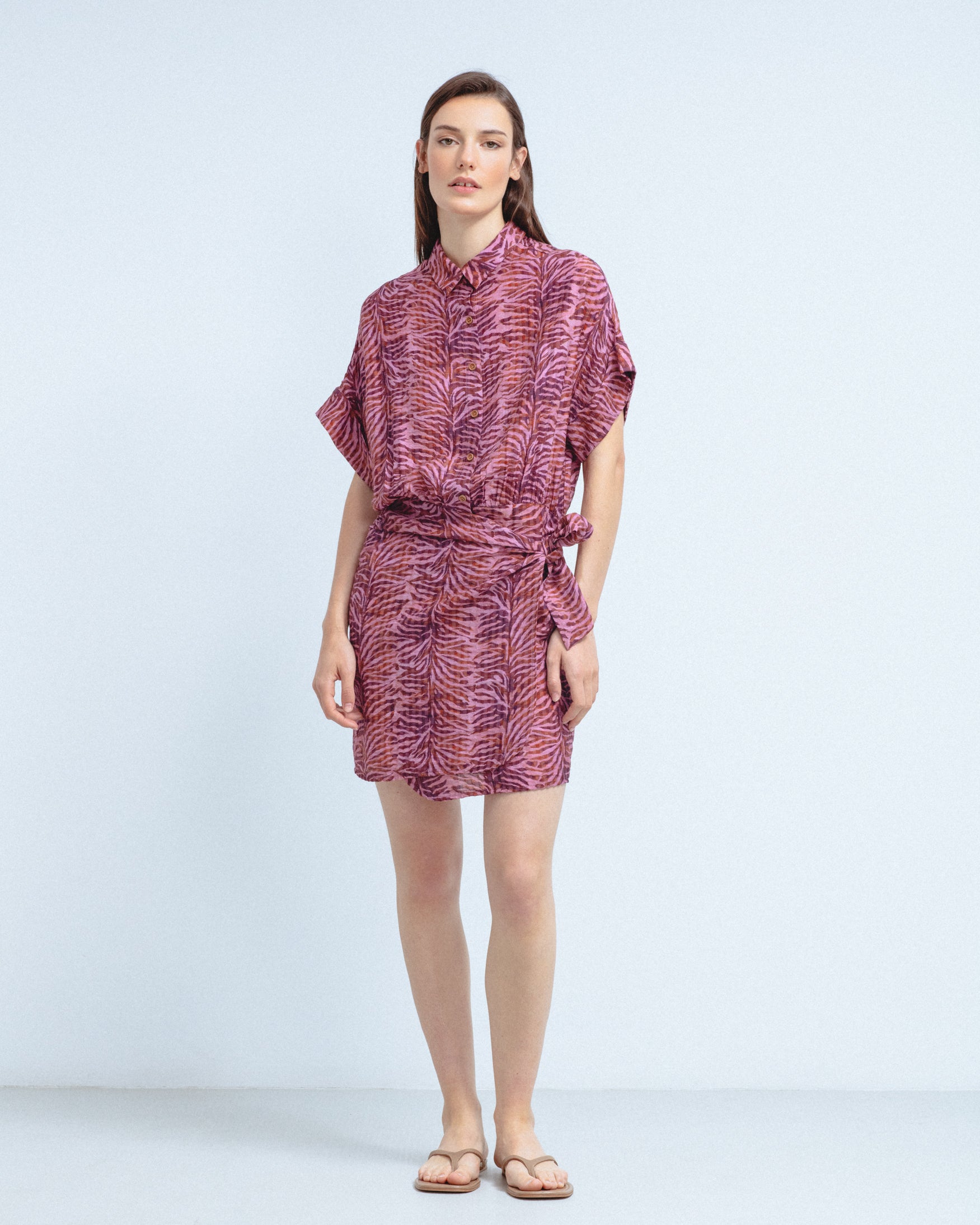Vestido Corto Camisero Estampado Animal