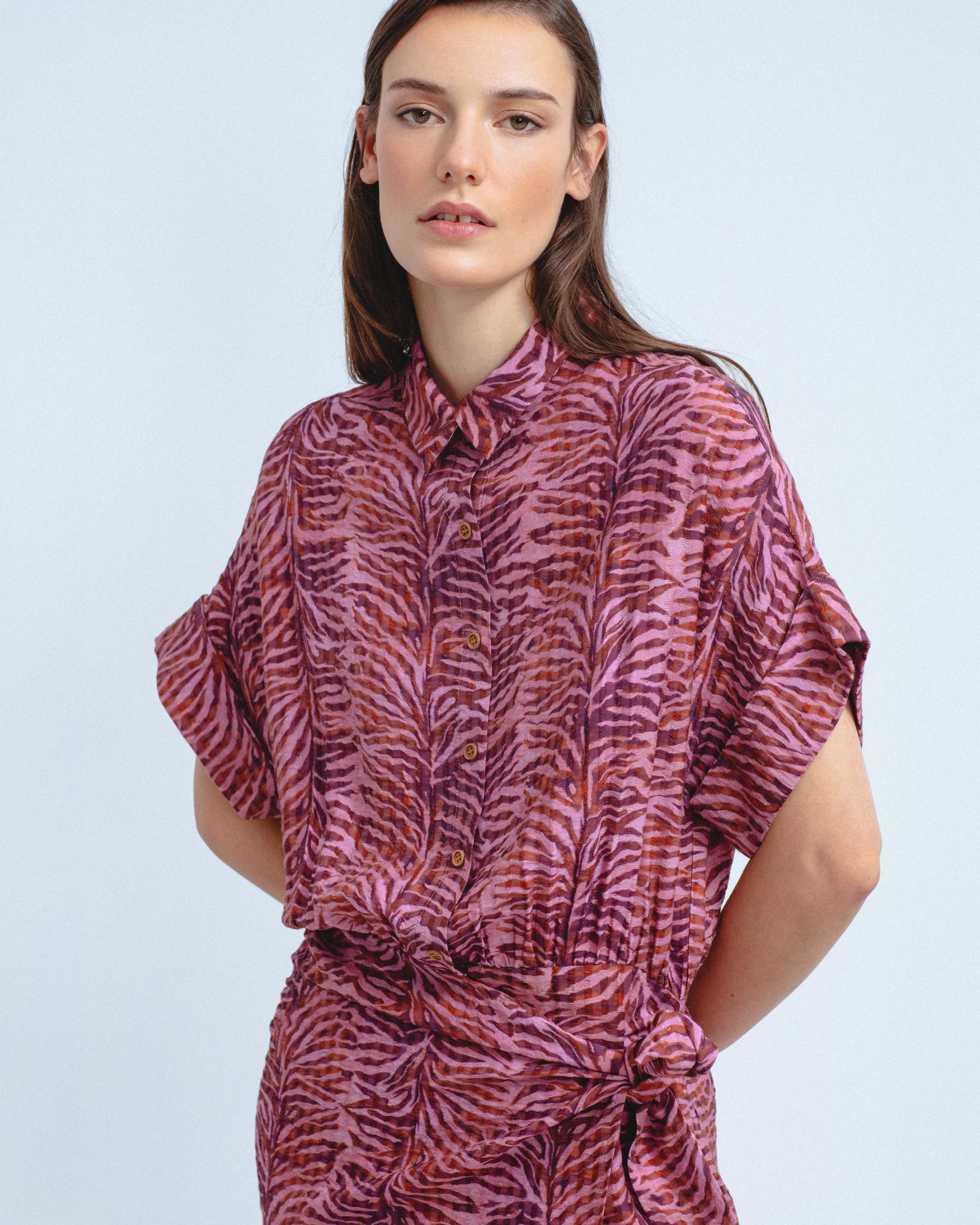 Vestido Corto Camisero Estampado Animal