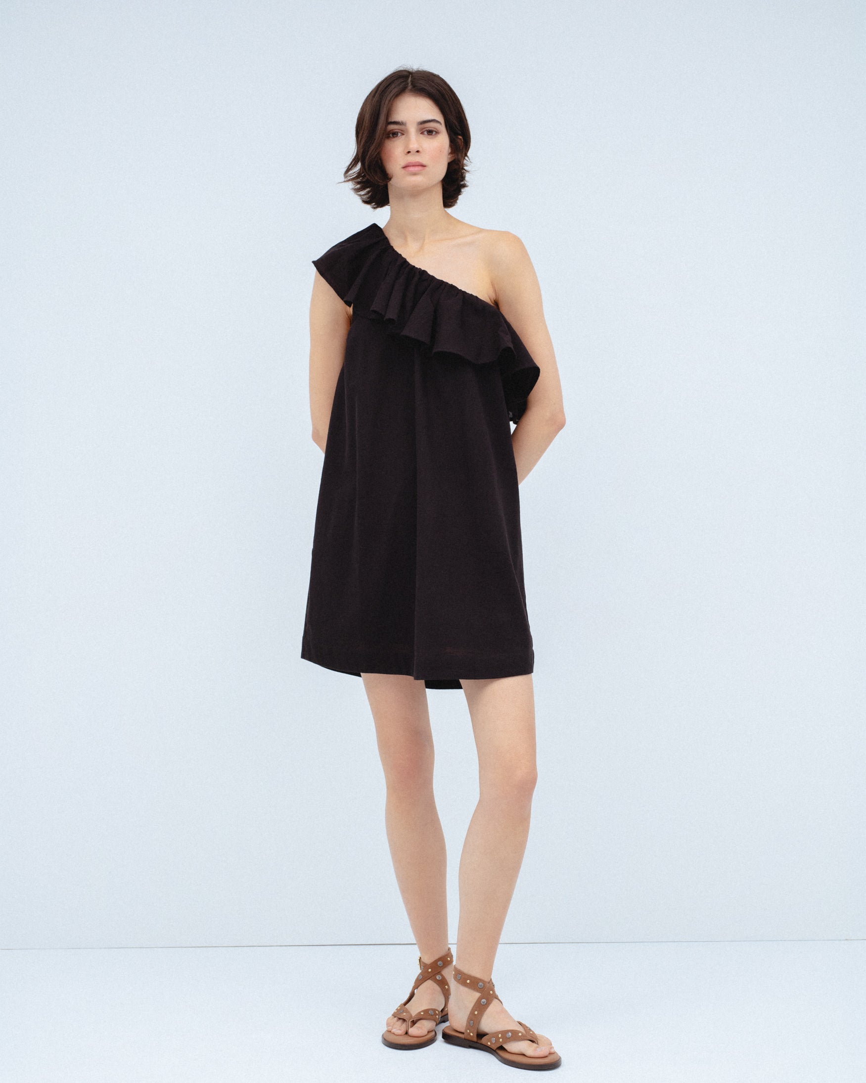 Vestido Corto Algodón Asimétrico Volante