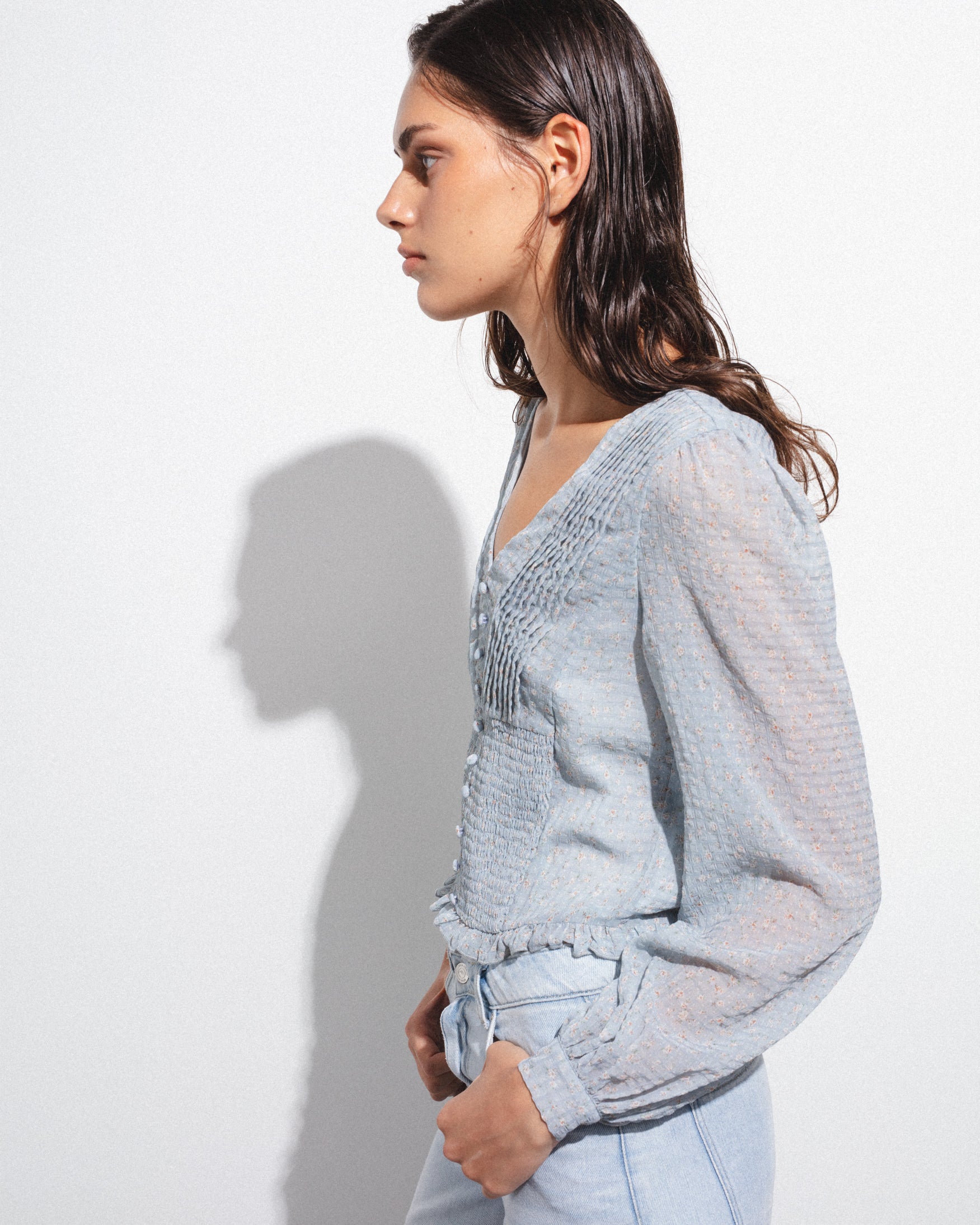 Blusa Estampado Flores Nido de Abeja