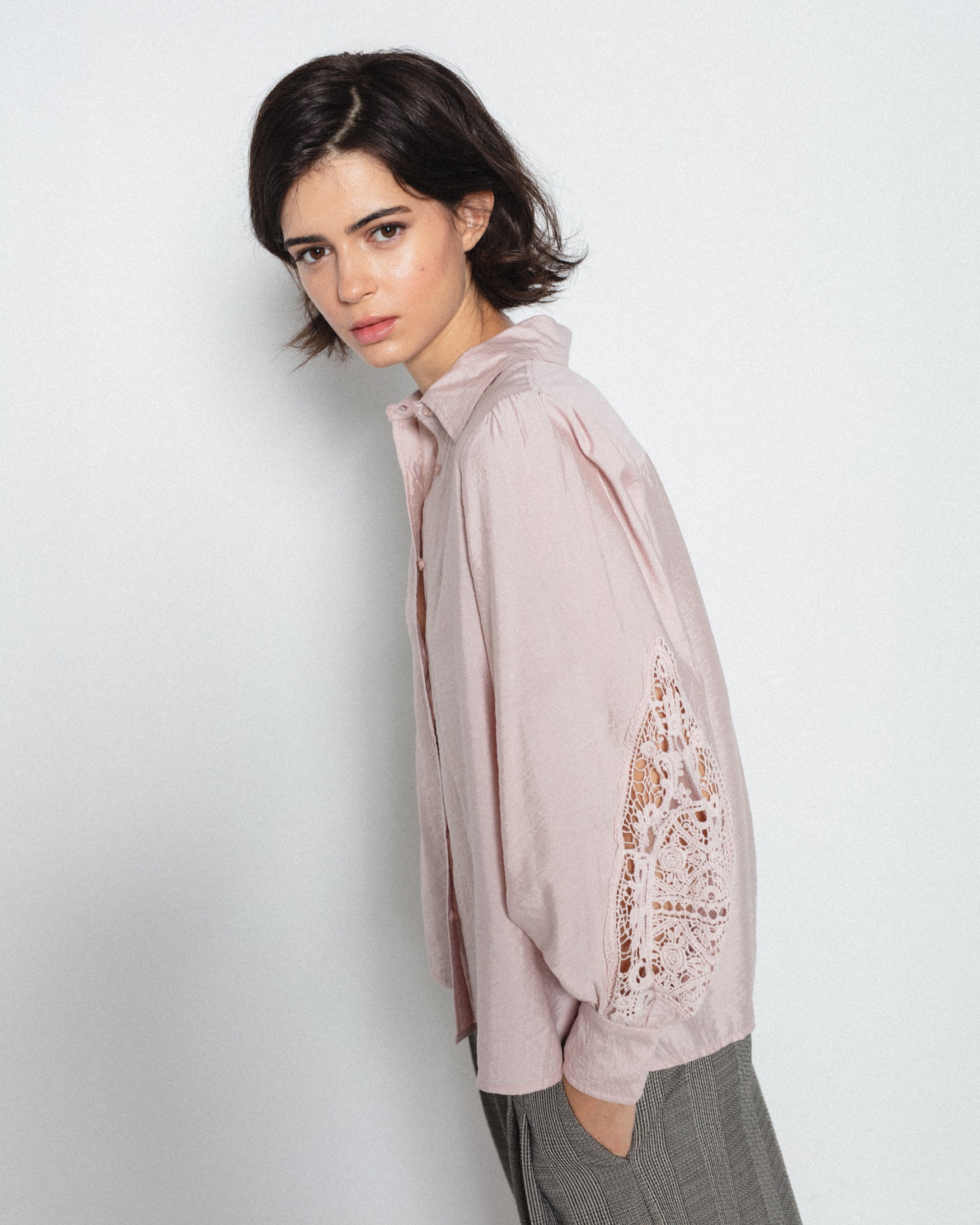 Camisa Fluida Detalle Encaje