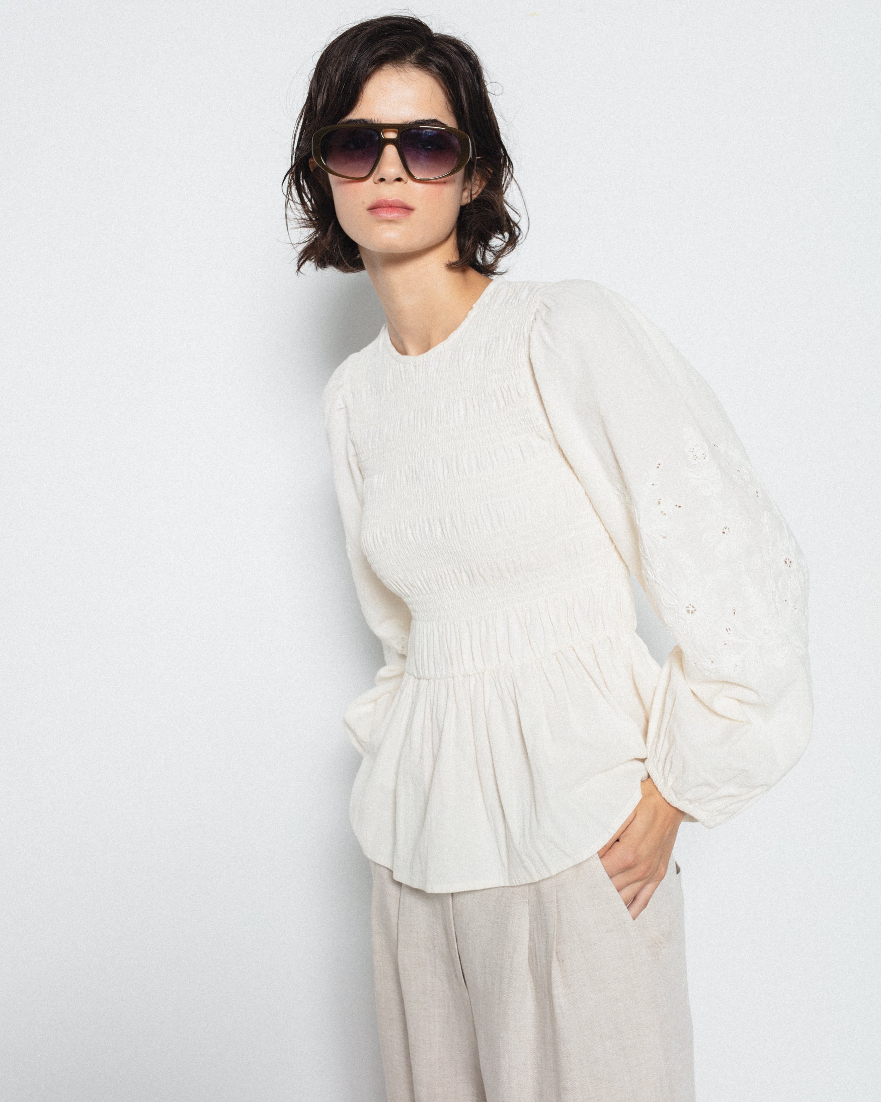 Blusa Nido Abeja Manga Bordado