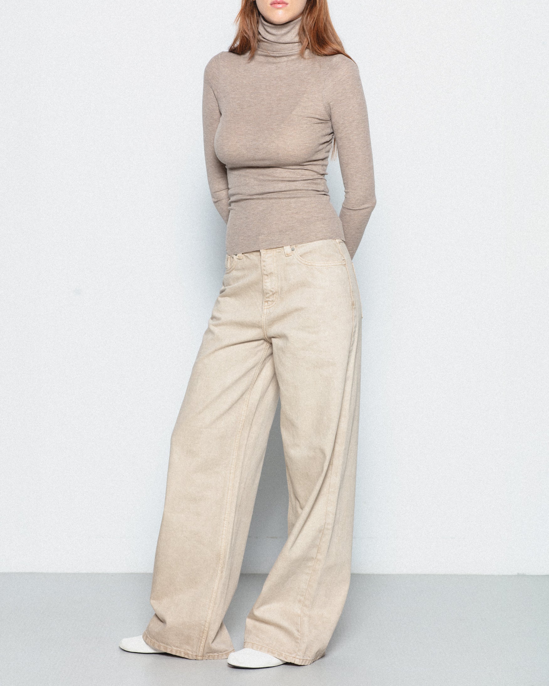 Pantalón Sarga Wide Leg Tiro Alto